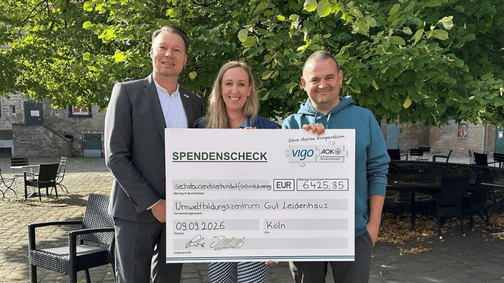 Pressebild_vigo_Charity_UBZGUtLeidenhaus_Spendenübergabe